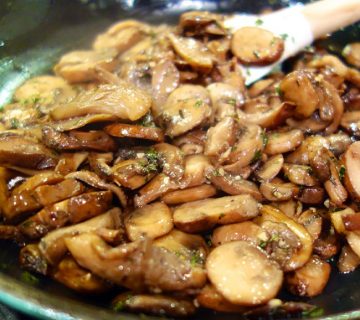 طرز درست سرخ کردن قارچ